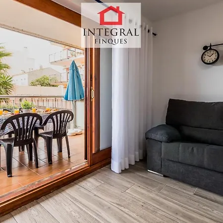 Beach O'clock Apartment